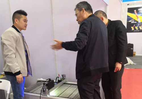 第九屆江西南康木工機(jī)械展.jpg 第九屆江西南康木工機(jī)械展.jpg